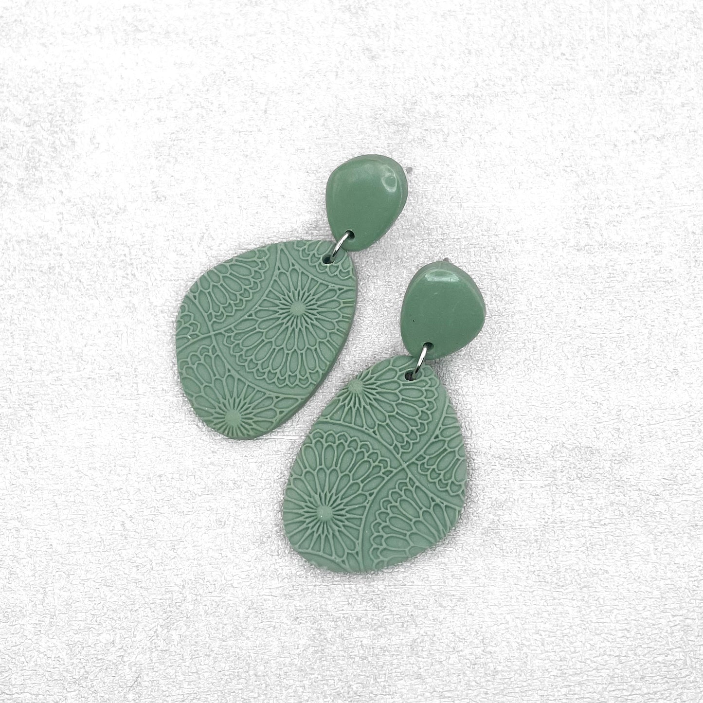 Emerald green earrings. Handmade polymer clay earrings.