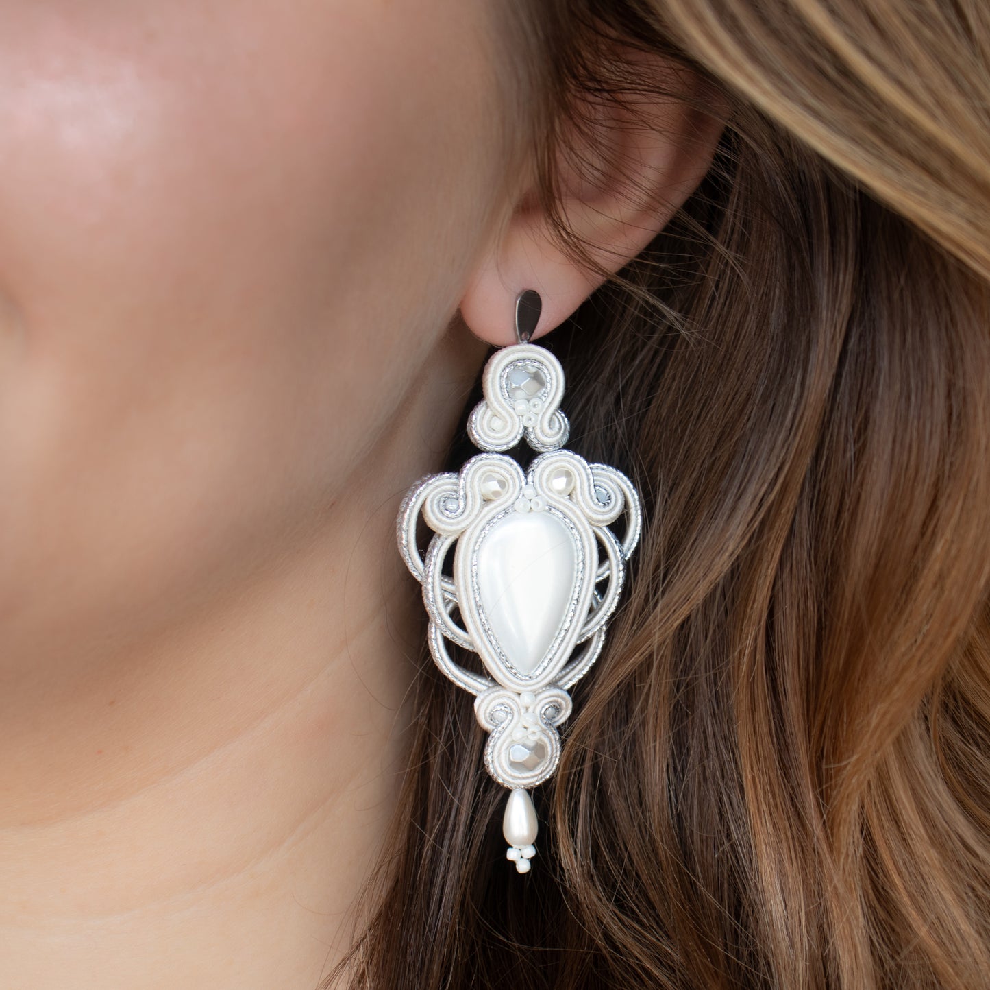 Bridal earrings. Handmade soutache earrings. Unique and lightweight ivory earrings.