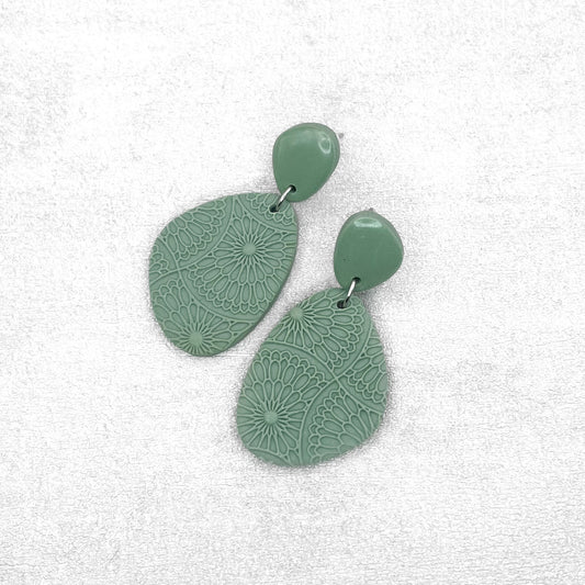 Emerald green earrings. Handmade polymer clay earrings.