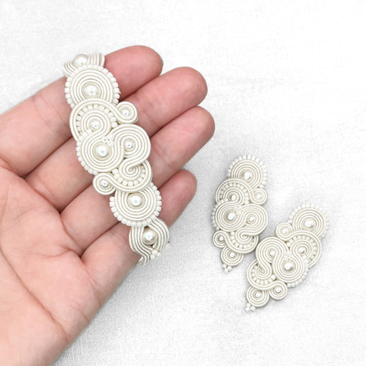 Ivory soutache jewellery. Handmade earrings and brancelet. Elegant and original wedding jewellery.