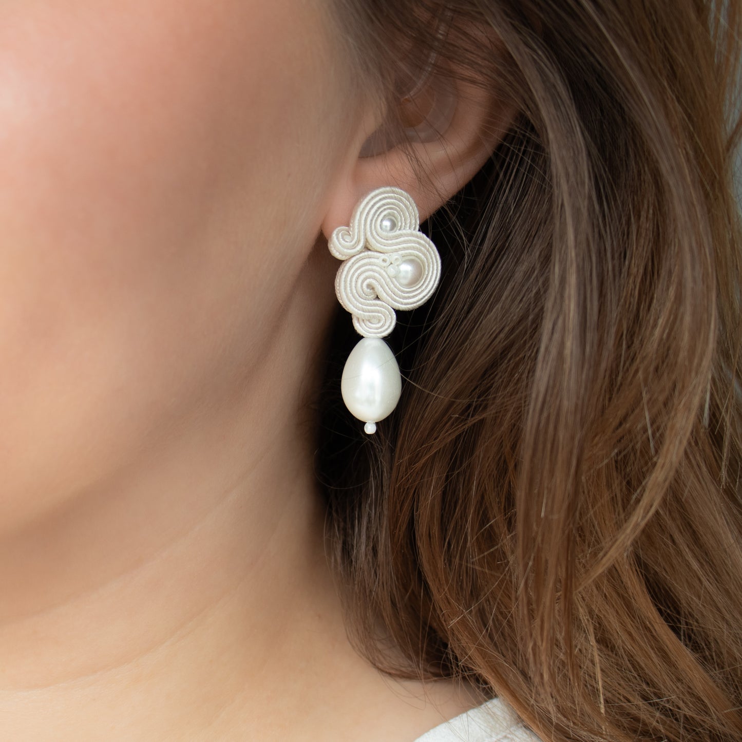 Bridal ivory earrings. Handmade soutache earrings. Unique and lightweight earrings.