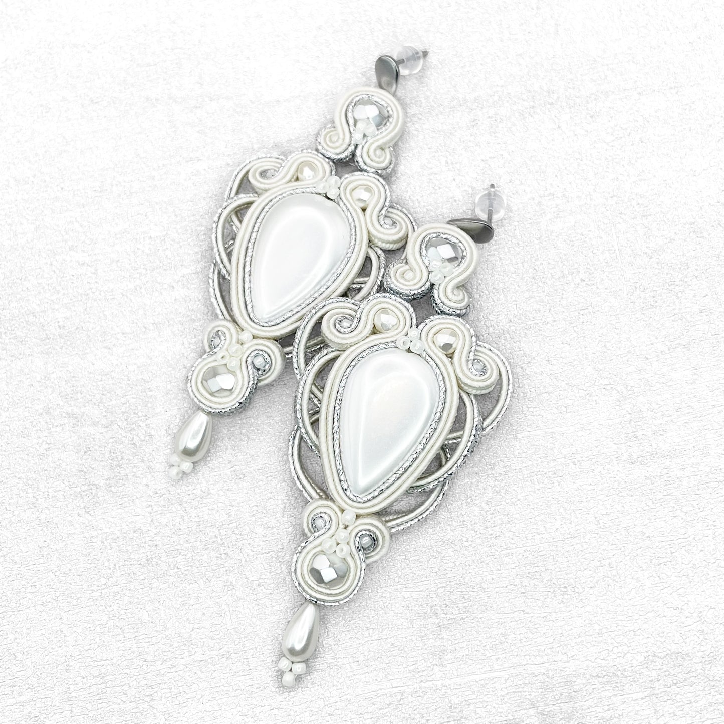 Bridal earrings. Handmade soutache earrings. Unique and lightweight ivory earrings.