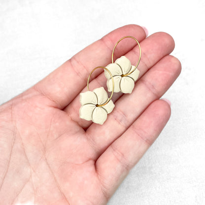 Cream floral earrings. Handmade polymer clay earrings.