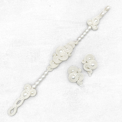 Ivory soutache jewellery. Handmade earrings and brancelet. Unique and elegant wedding jewellery.