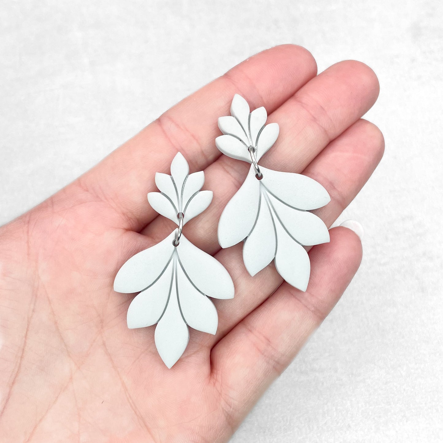 Light grey leaves earrings. Handmade polymer clay earrings.