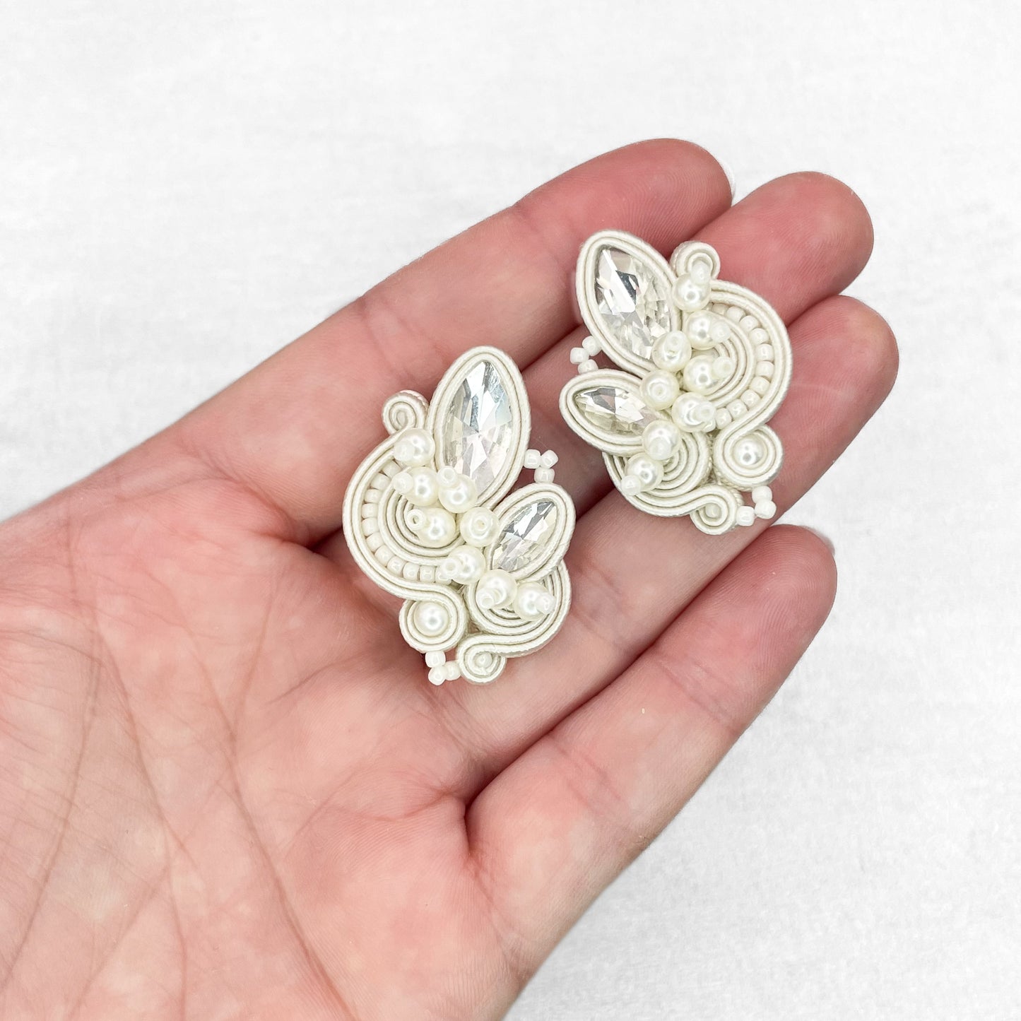 Ivory soutache earrings. Delicate handmade bridal earrings.