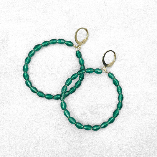 Glass beads hoop earrings. Emerald handmade earrings.